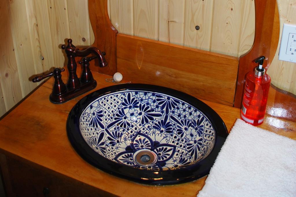 Auberge De La Riviere Matapedia - Matapedia River Lodge Routhierville Ngoại thất bức ảnh
