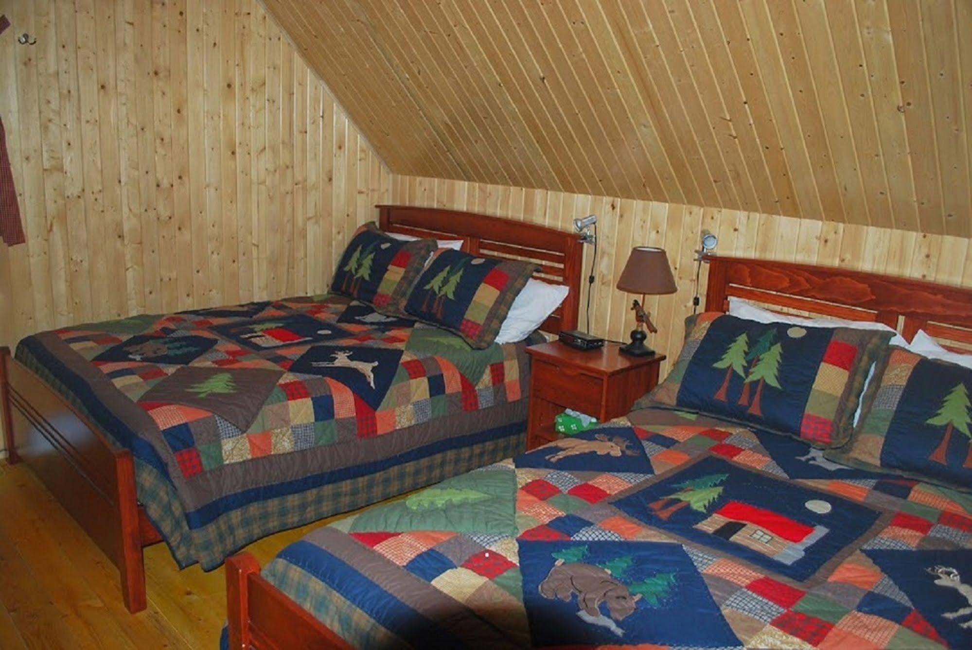 Auberge De La Riviere Matapedia - Matapedia River Lodge Routhierville Ngoại thất bức ảnh