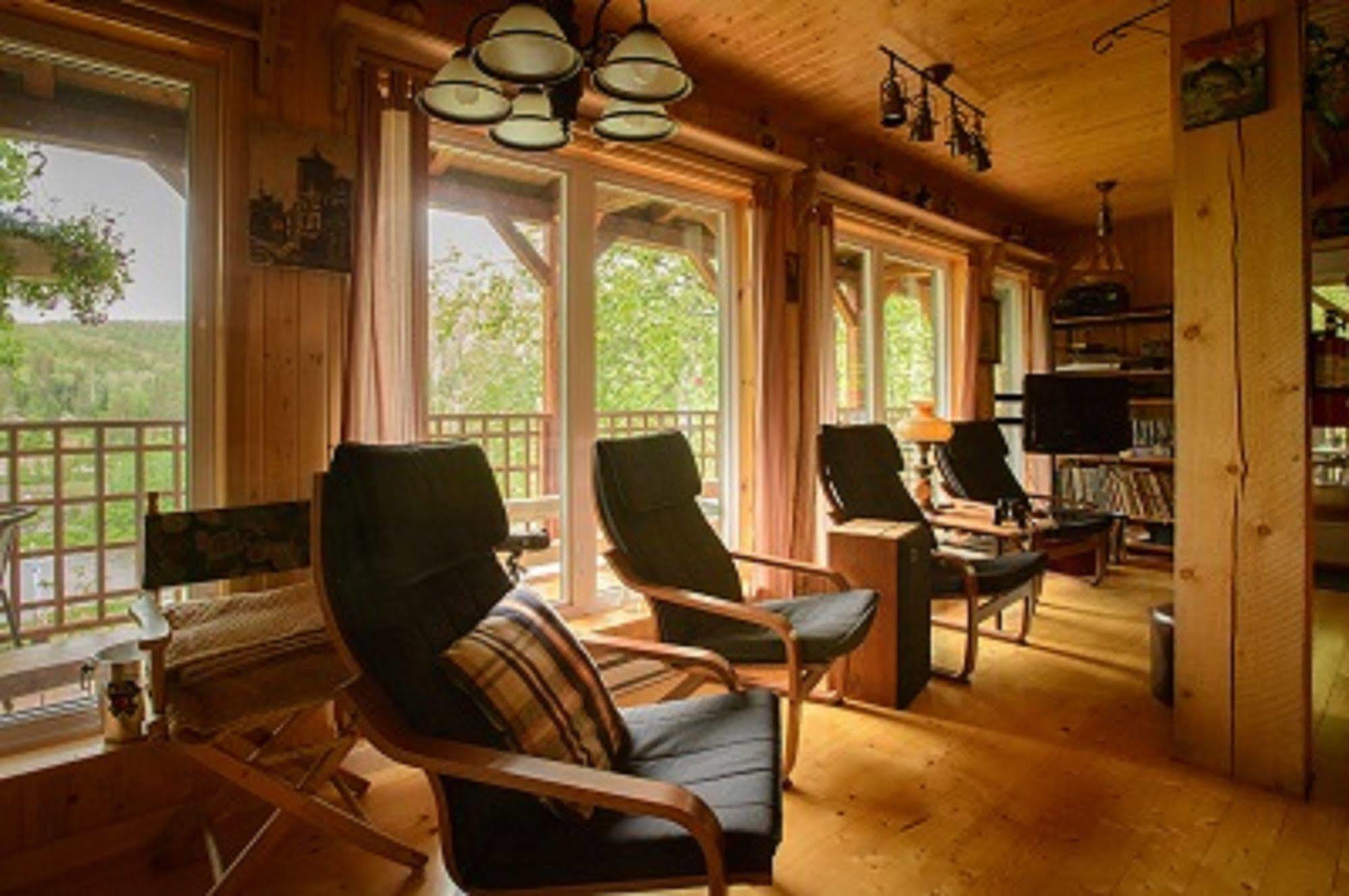 Auberge De La Riviere Matapedia - Matapedia River Lodge Routhierville Ngoại thất bức ảnh